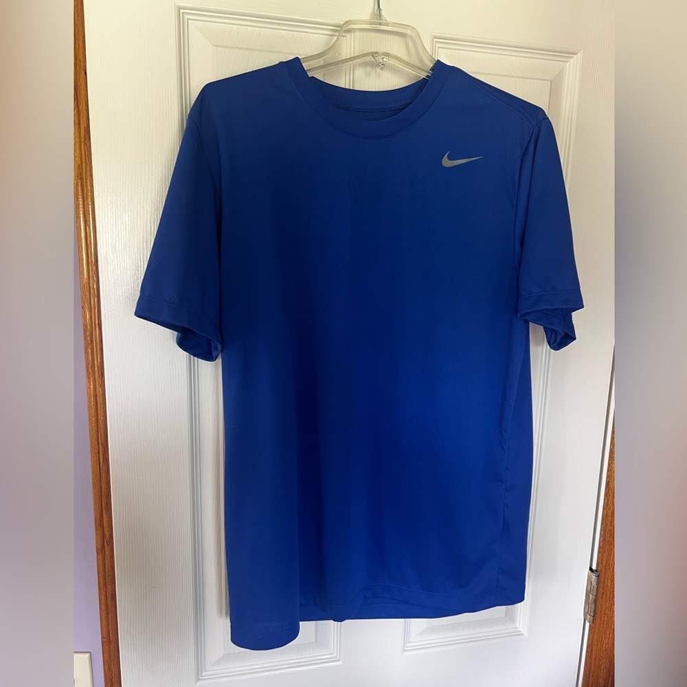The Nike Tee‎ Dri-Fit Men's Large Blue Athletic wear EUC